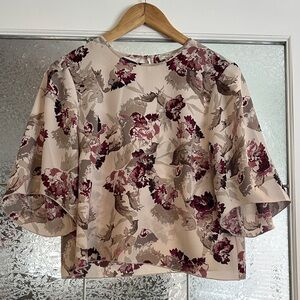 🌺2/$20 Wilfred Floral Blouse in Cream and Burgundy